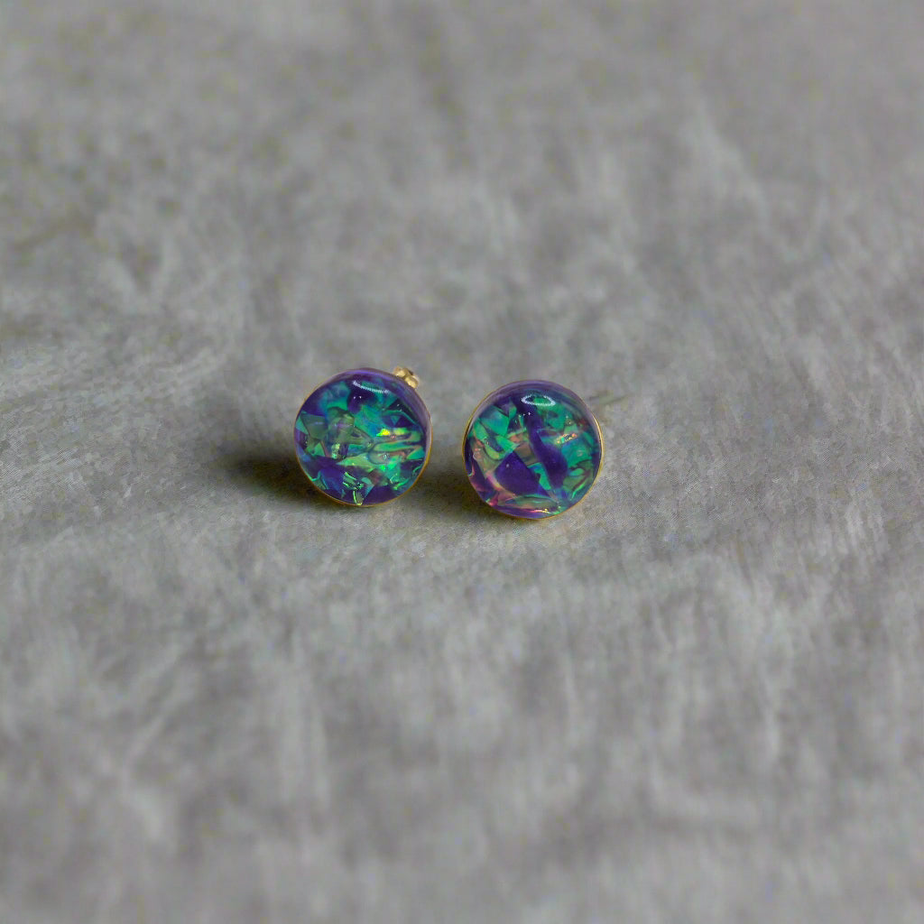 Close up, Handmade holographic resin earrings with dichroic effect